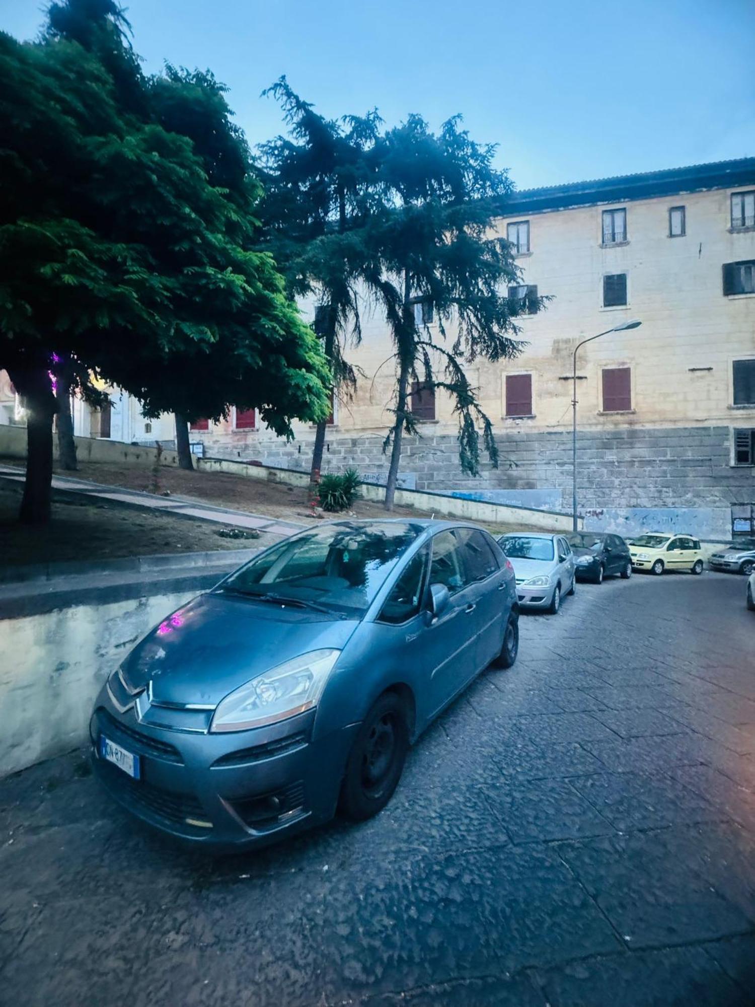 Terrazza Miracoli Napoli Aparthotel Exterior photo